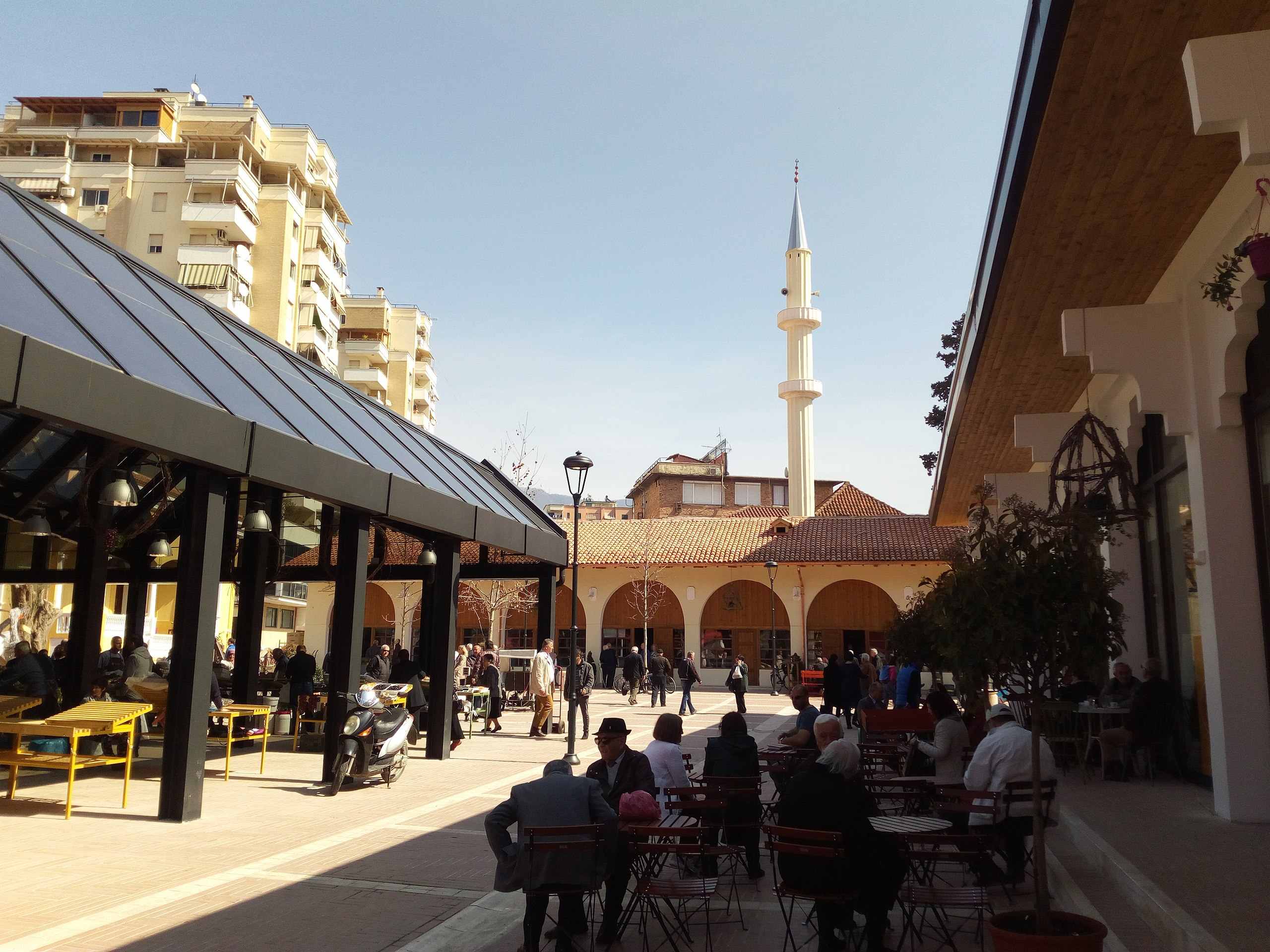 Pazari I Ri, detto Il Nuovo Bazar di Tirana, ALbania